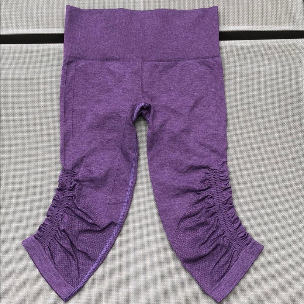 Lululemon cropped leggings, size 4!